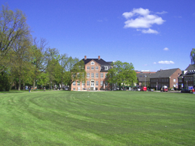 Pinneberg - Drostei vom Park