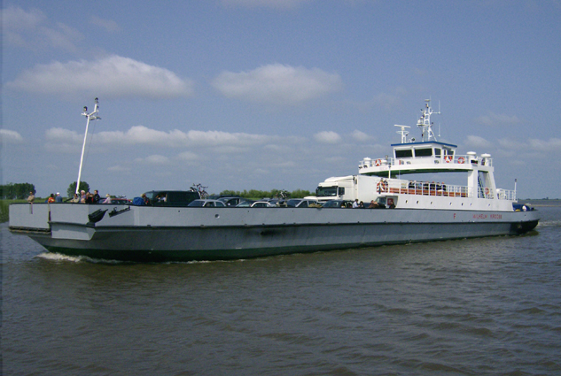 Gl�ckstadt - F�hre Wischhafen